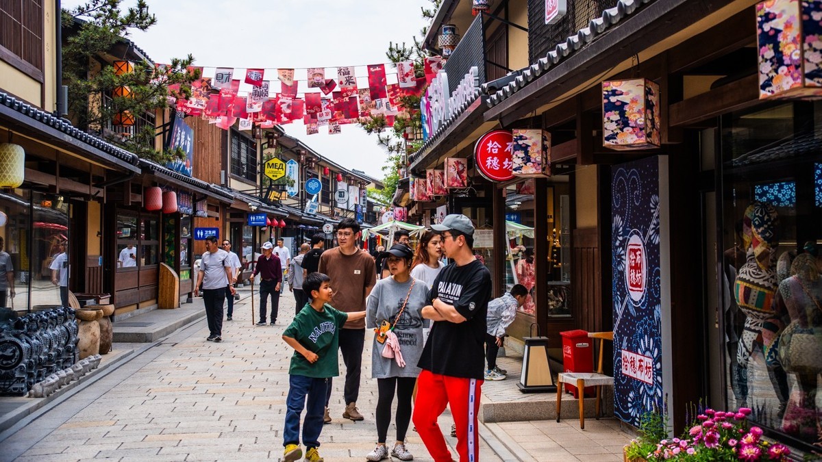 大 连 金 石 滩 金 石 万 巷