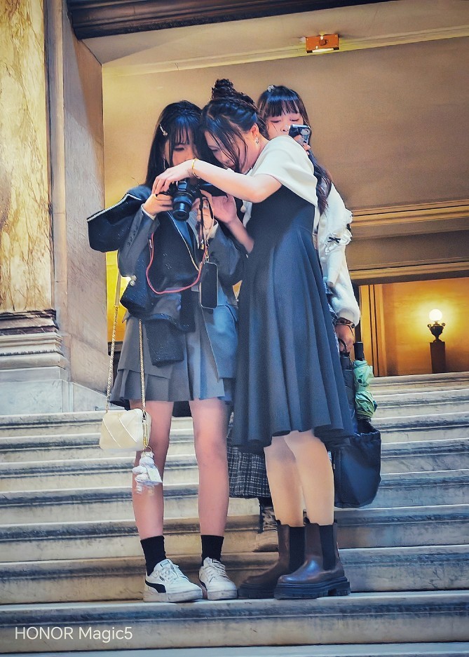 热闹帖，去欧洲溜达瞎拍一统《街拍抓拍随拍》请大家欣赏！