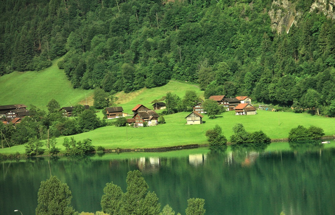 热闹帖，去欧洲溜达瞎拍一统《街拍抓拍随拍》请大家欣赏！