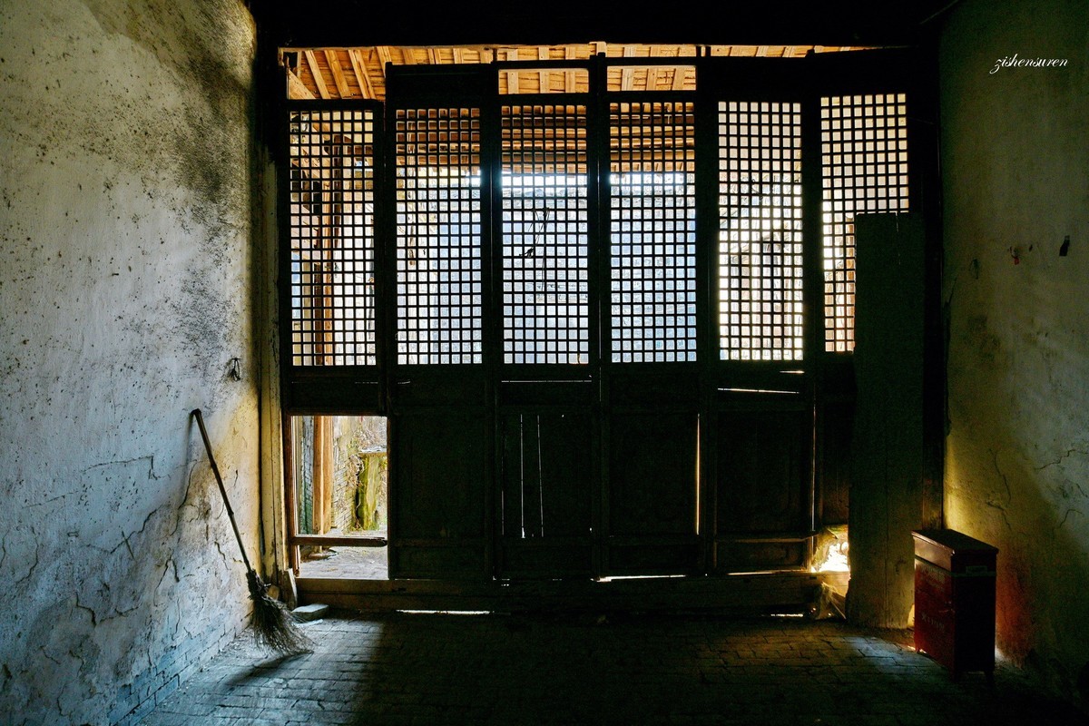 路仲古镇冯家厅