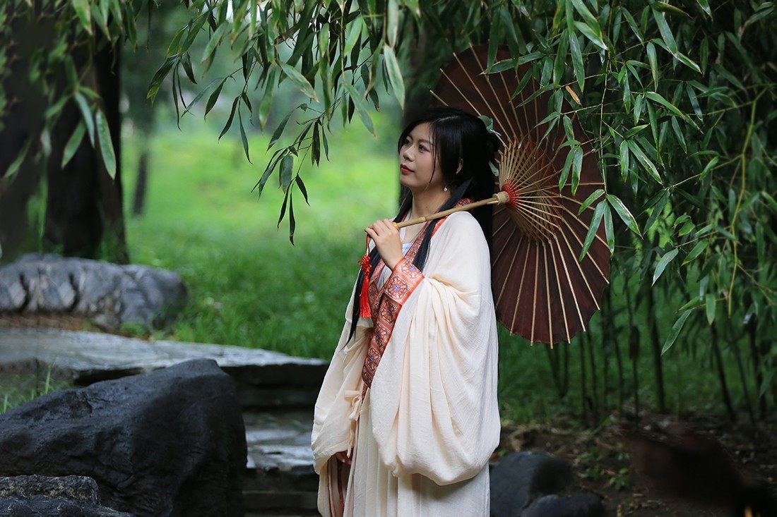 从古诗中走出的妙龄女子