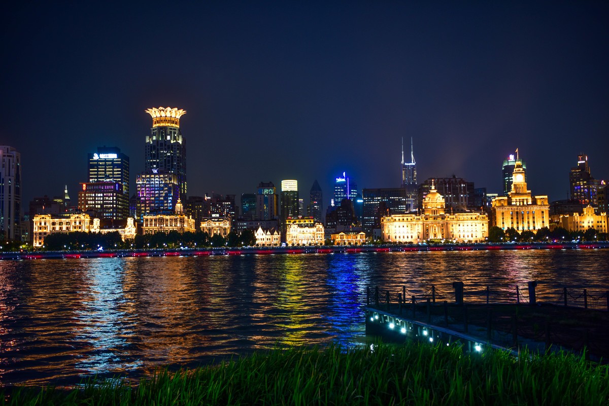 拍黄浦江西岸风景