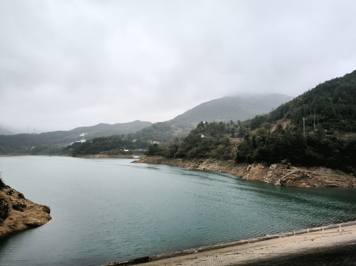 漫步星城 走街串巷（666）雪峰山水库
