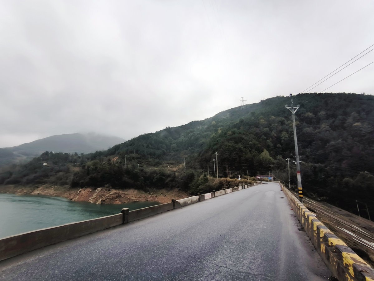 漫步星城 走街串巷（666）雪峰山水库