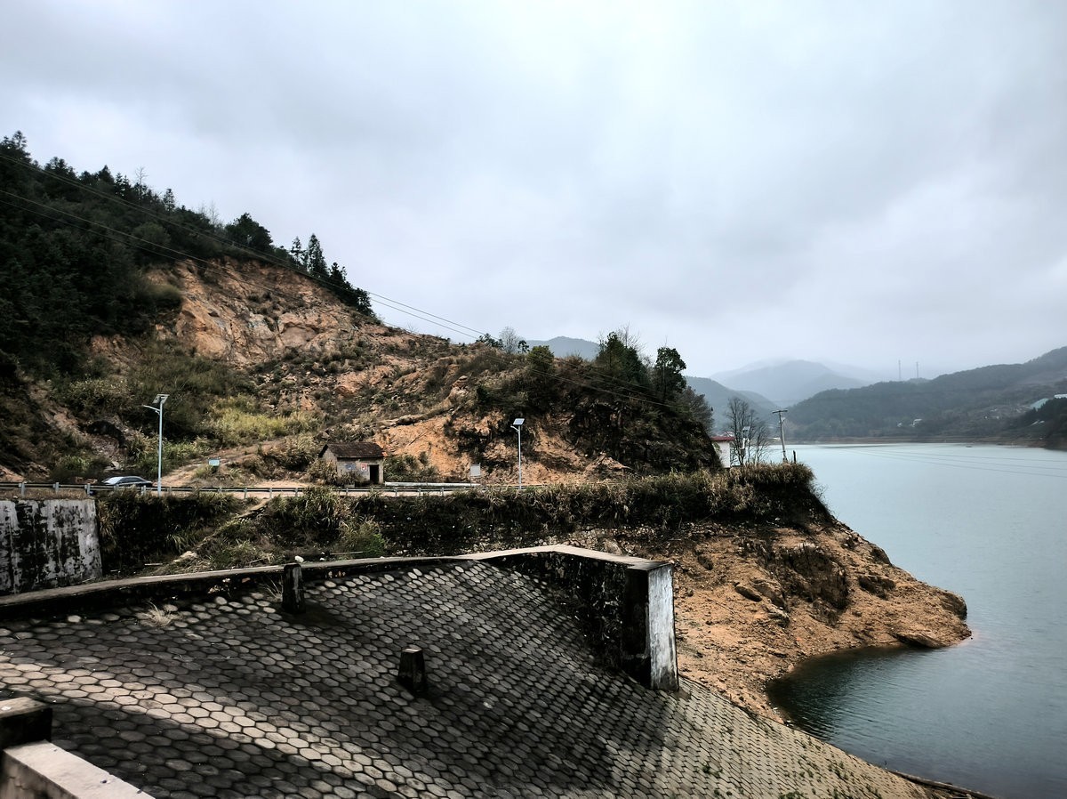 漫步星城 走街串巷（666）雪峰山水库