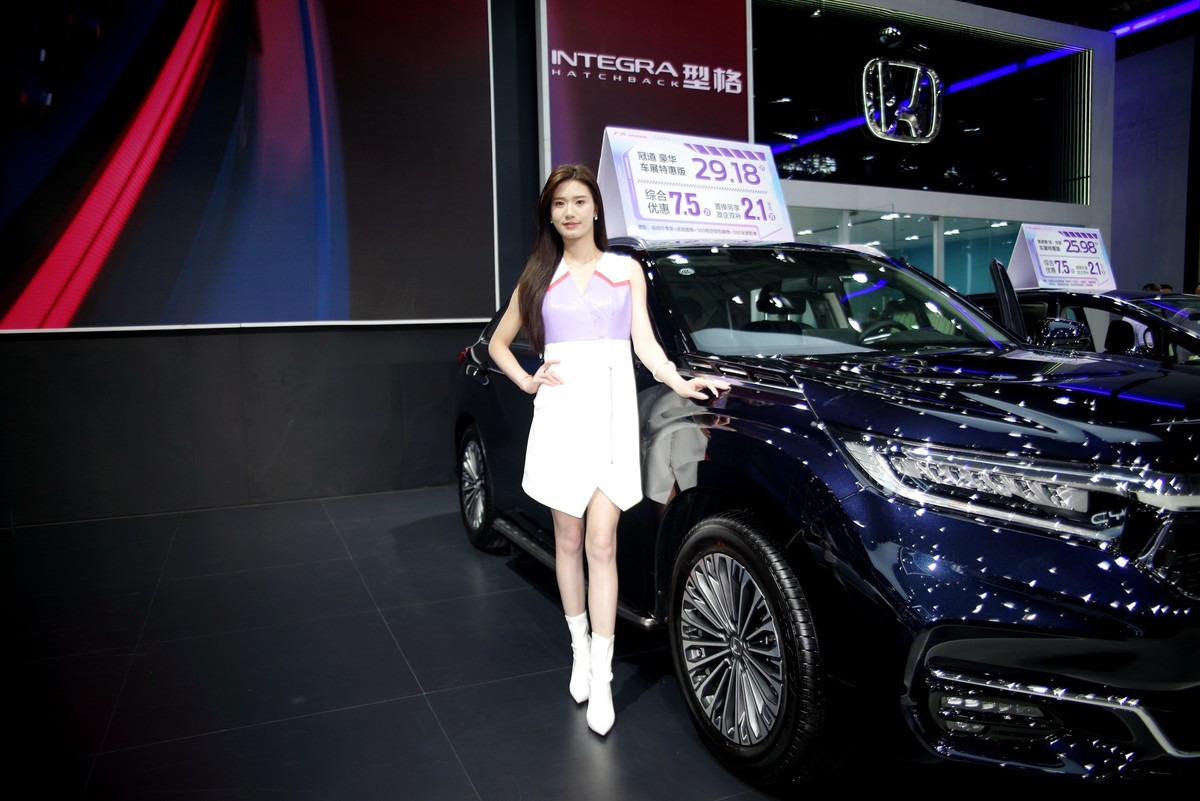 2025武汉国博车展中的车模！