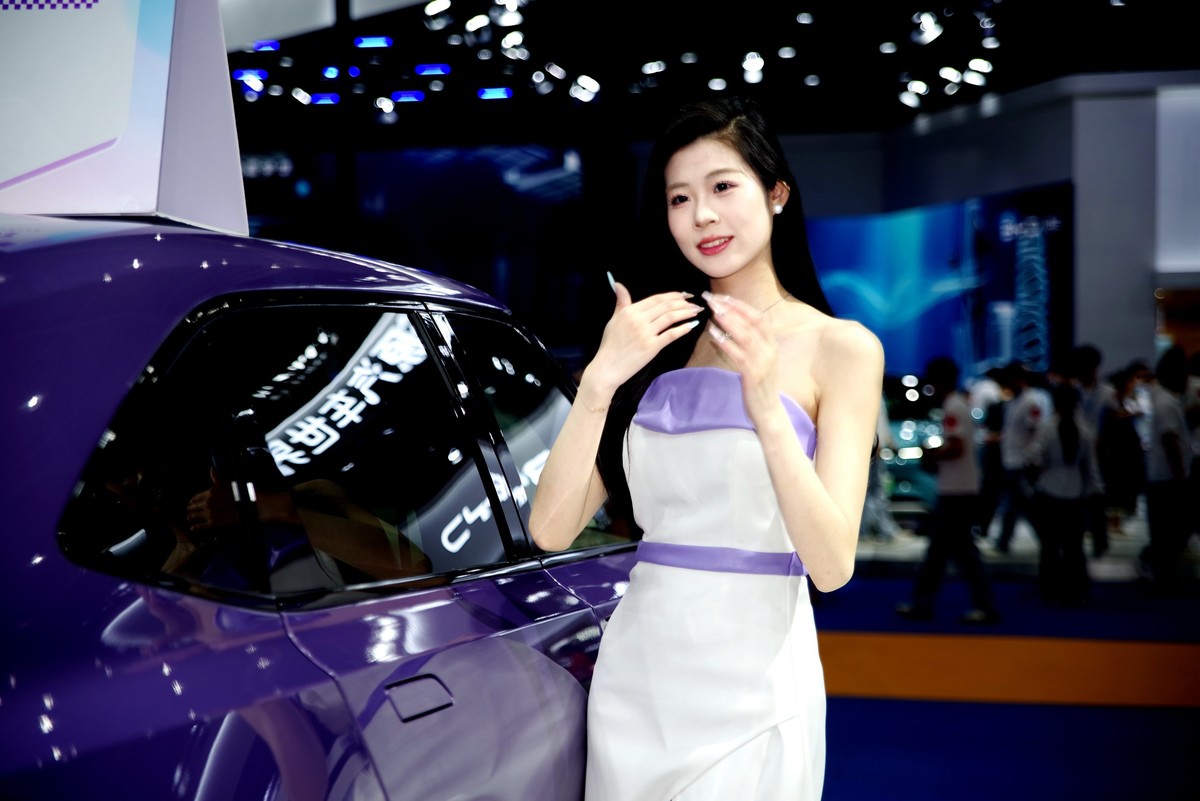 2025武汉国博车展中的车模！
