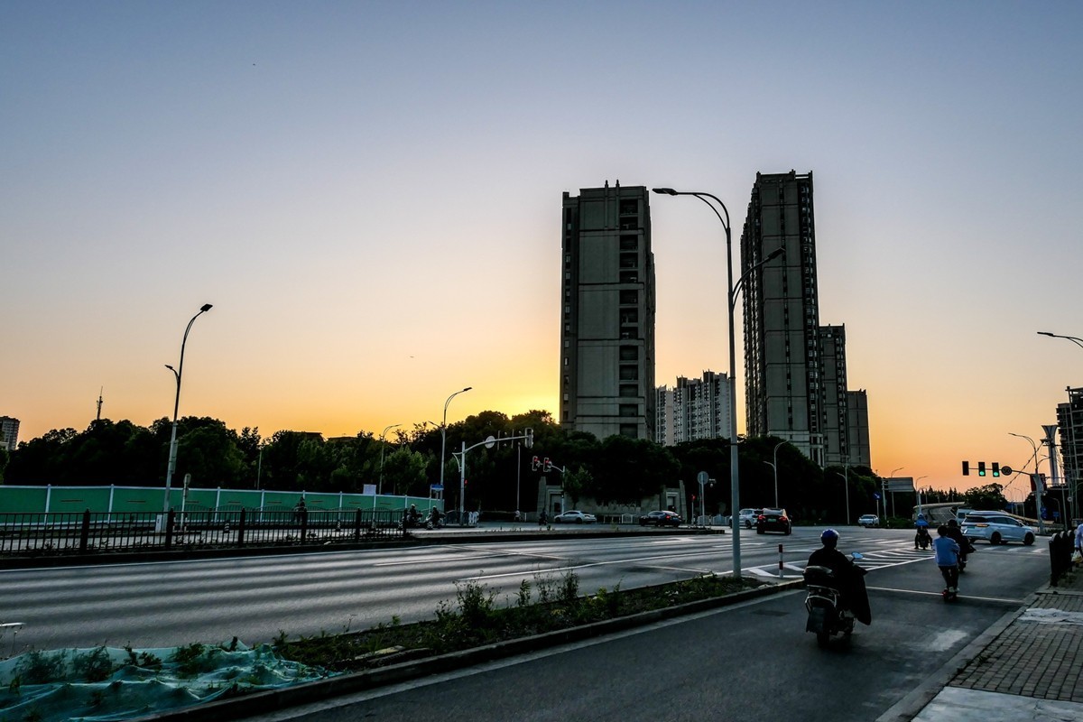 小区黄昏（上海南翔）