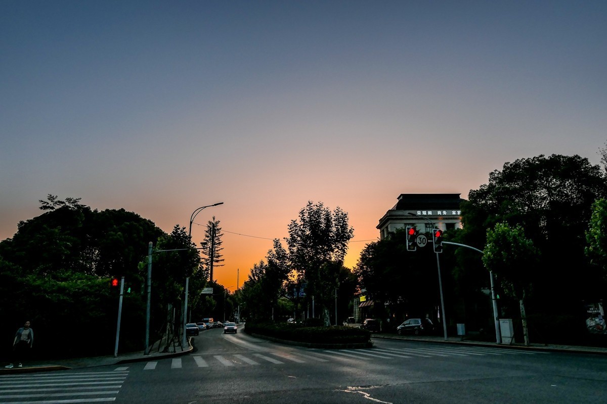 小区黄昏（上海南翔）