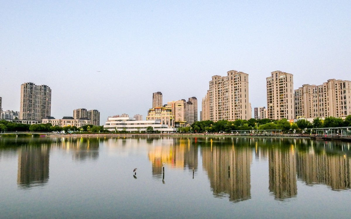 小区黄昏（上海南翔）