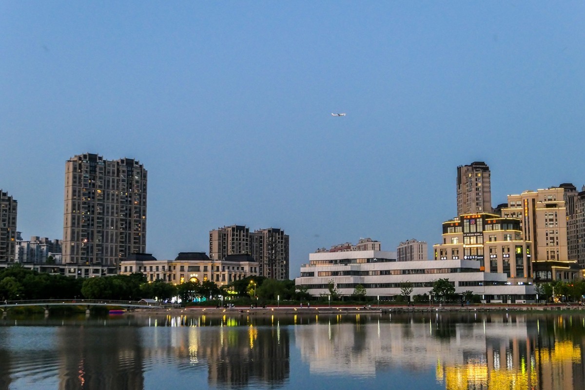 小区黄昏（上海南翔）