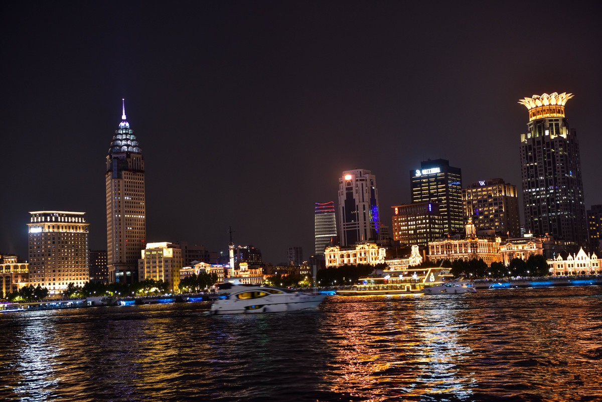 拍黄浦江西岸风景