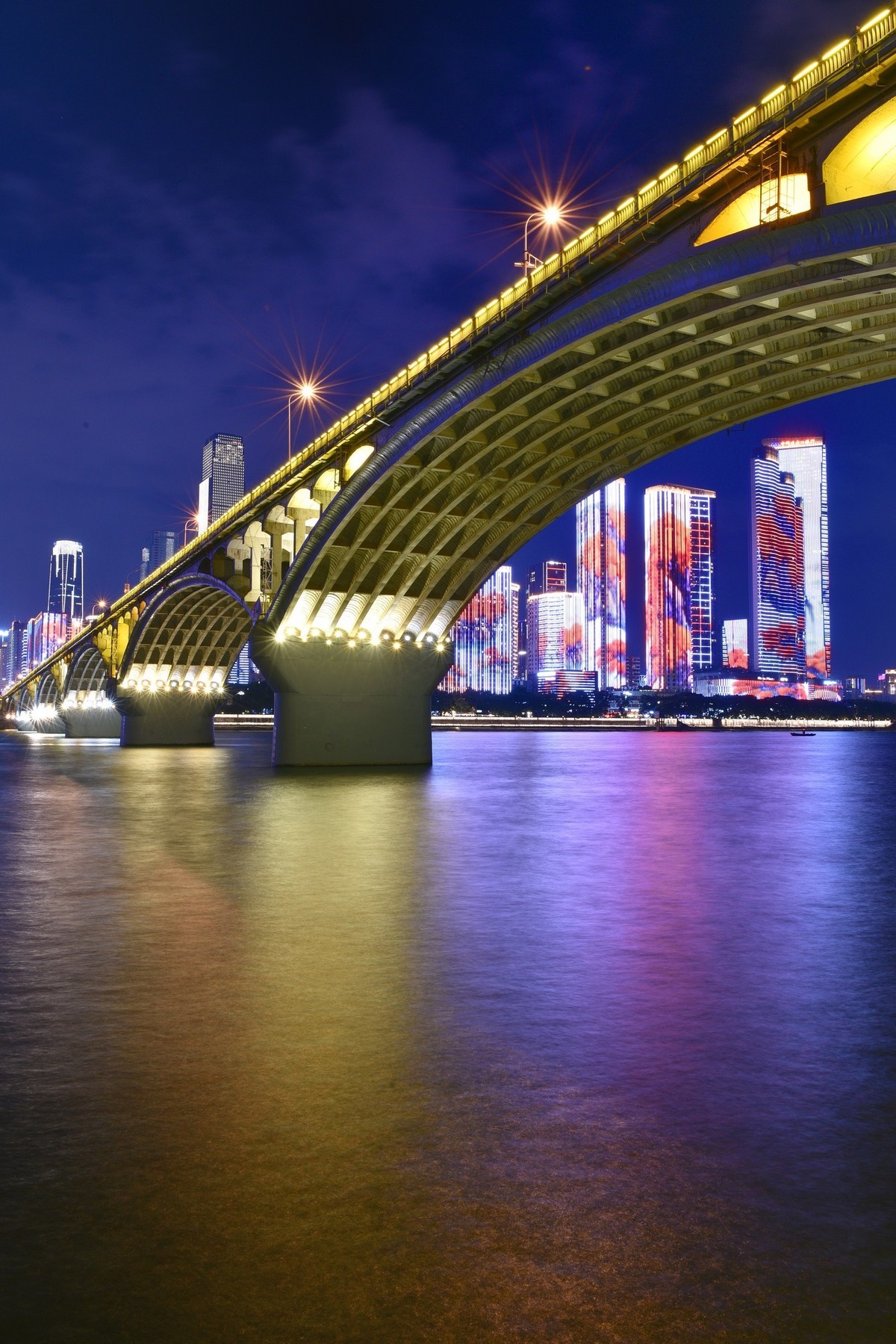 长沙湘江岸畔璀璨夜景