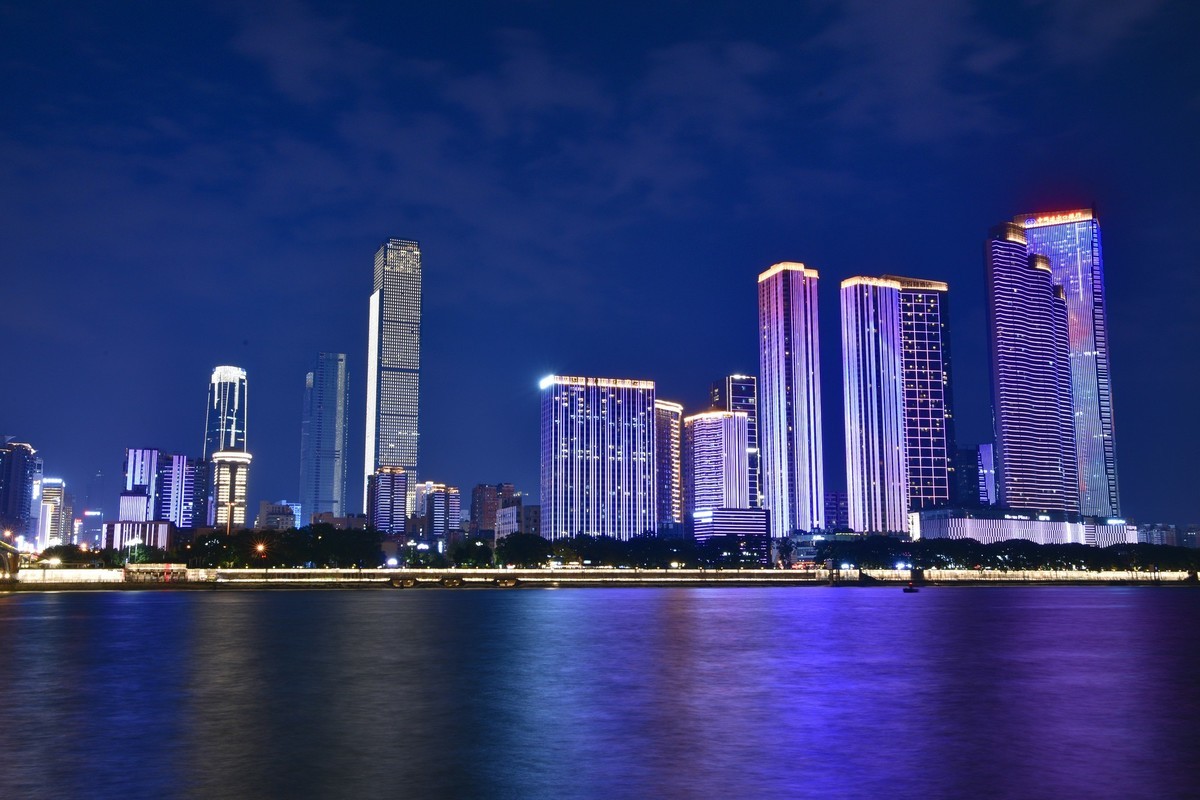 长沙湘江岸畔璀璨夜景