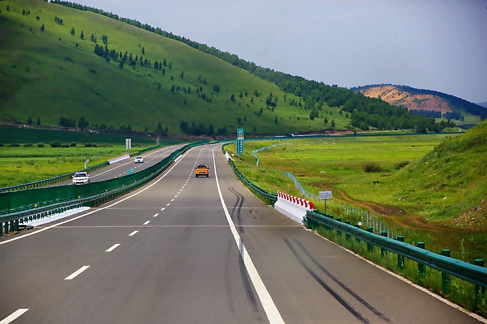 《不老松：纪实摄影》驰骋呼伦贝尔之6：路看前方！