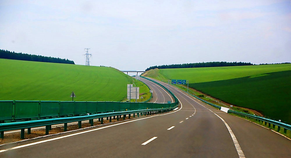 《不老松：纪实摄影》驰骋呼伦贝尔之6：路看前方！