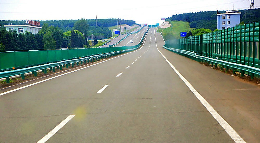 《不老松：纪实摄影》驰骋呼伦贝尔之6：路看前方！