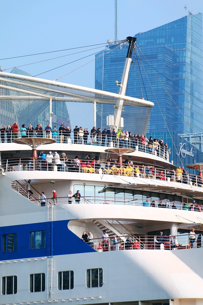 远处拍拍 AIDA della 邮轮