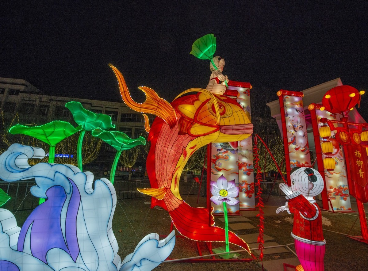 杨柳青镇的春节彩灯