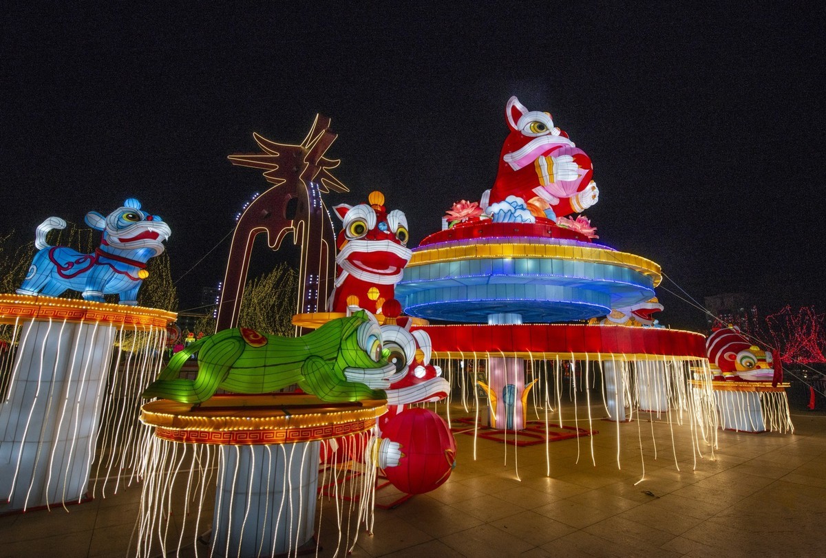 杨柳青镇的春节彩灯