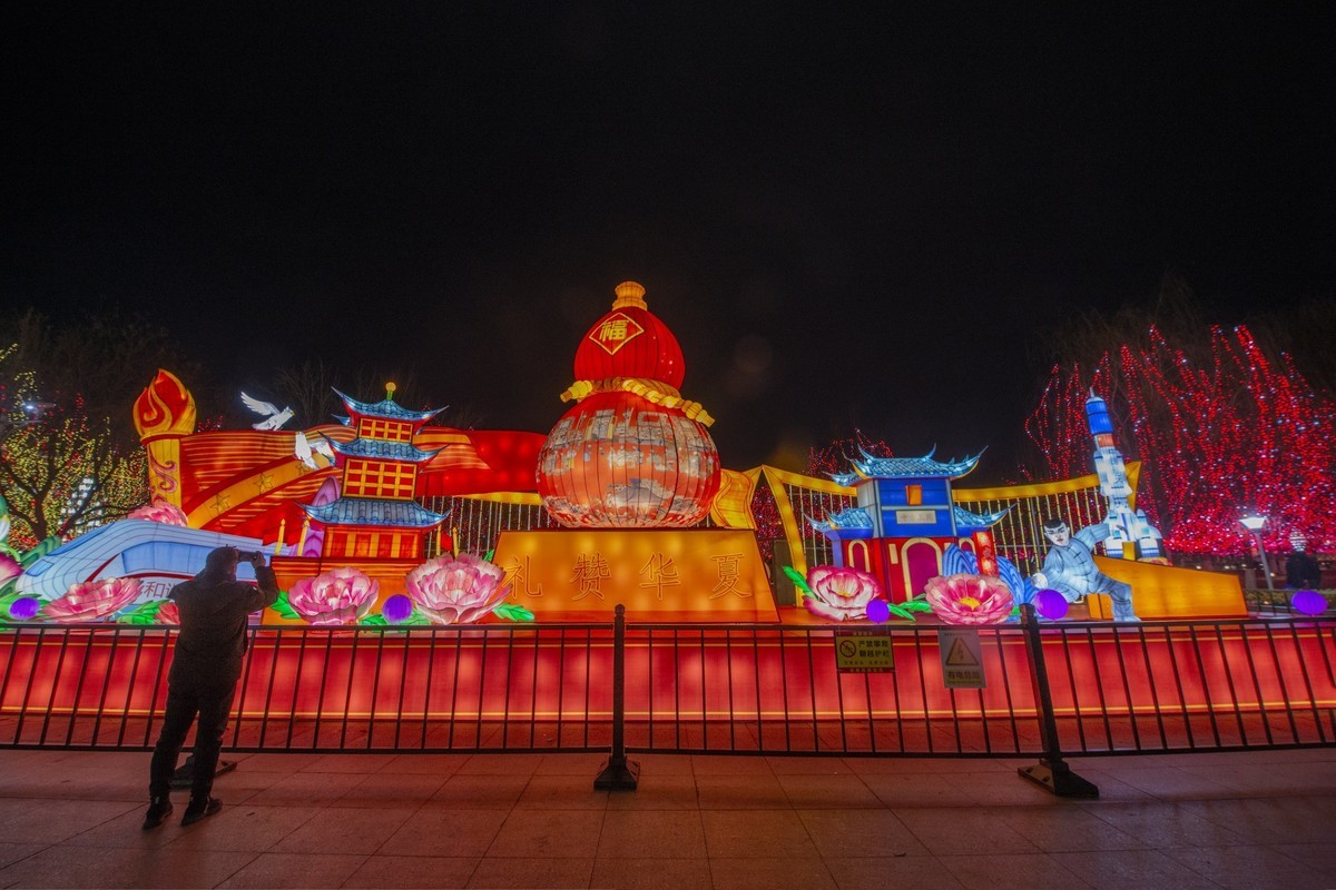 杨柳青镇的春节彩灯