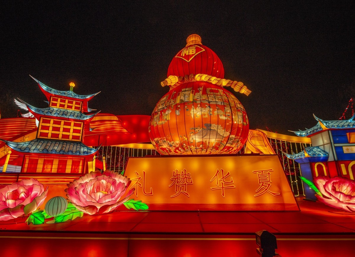 杨柳青镇的春节彩灯