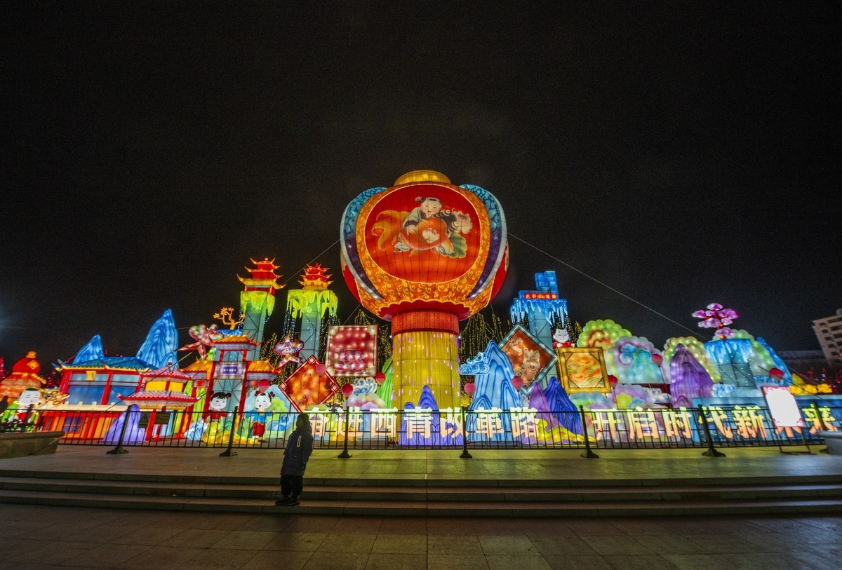 杨柳青镇的春节彩灯