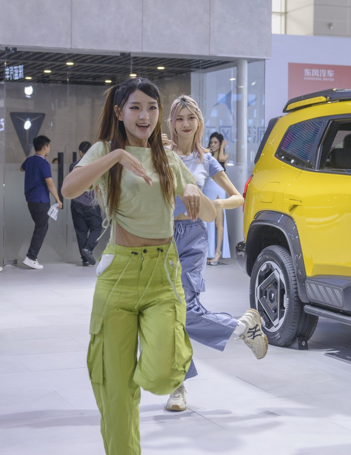 车展劲舞