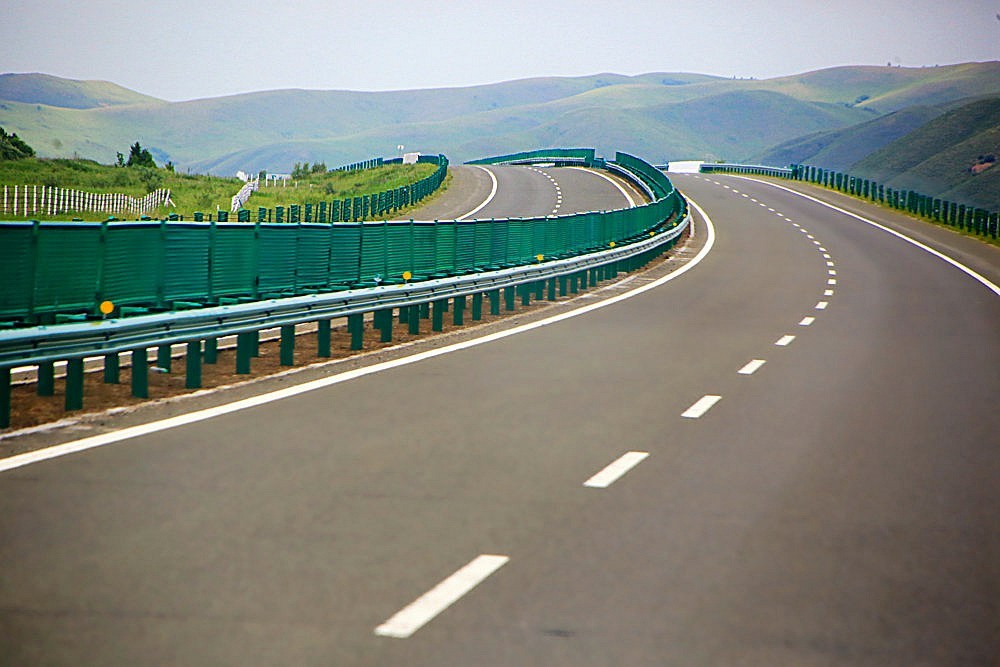 《不老松：纪实摄影》驰骋呼伦贝尔之6：路看前方！