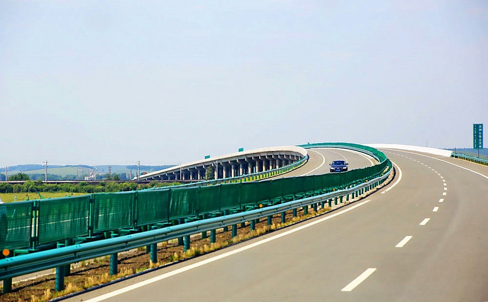 《不老松：纪实摄影》驰骋呼伦贝尔之6：路看前方！