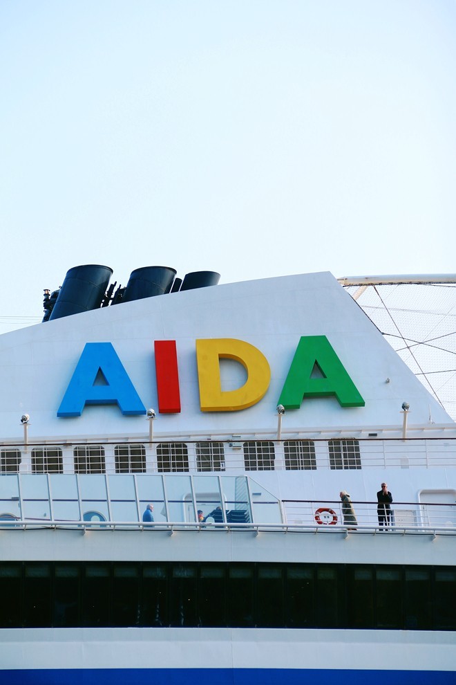 远处拍拍 AIDA della 邮轮