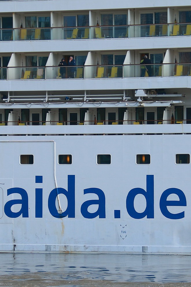 远处拍拍 AIDA della 邮轮