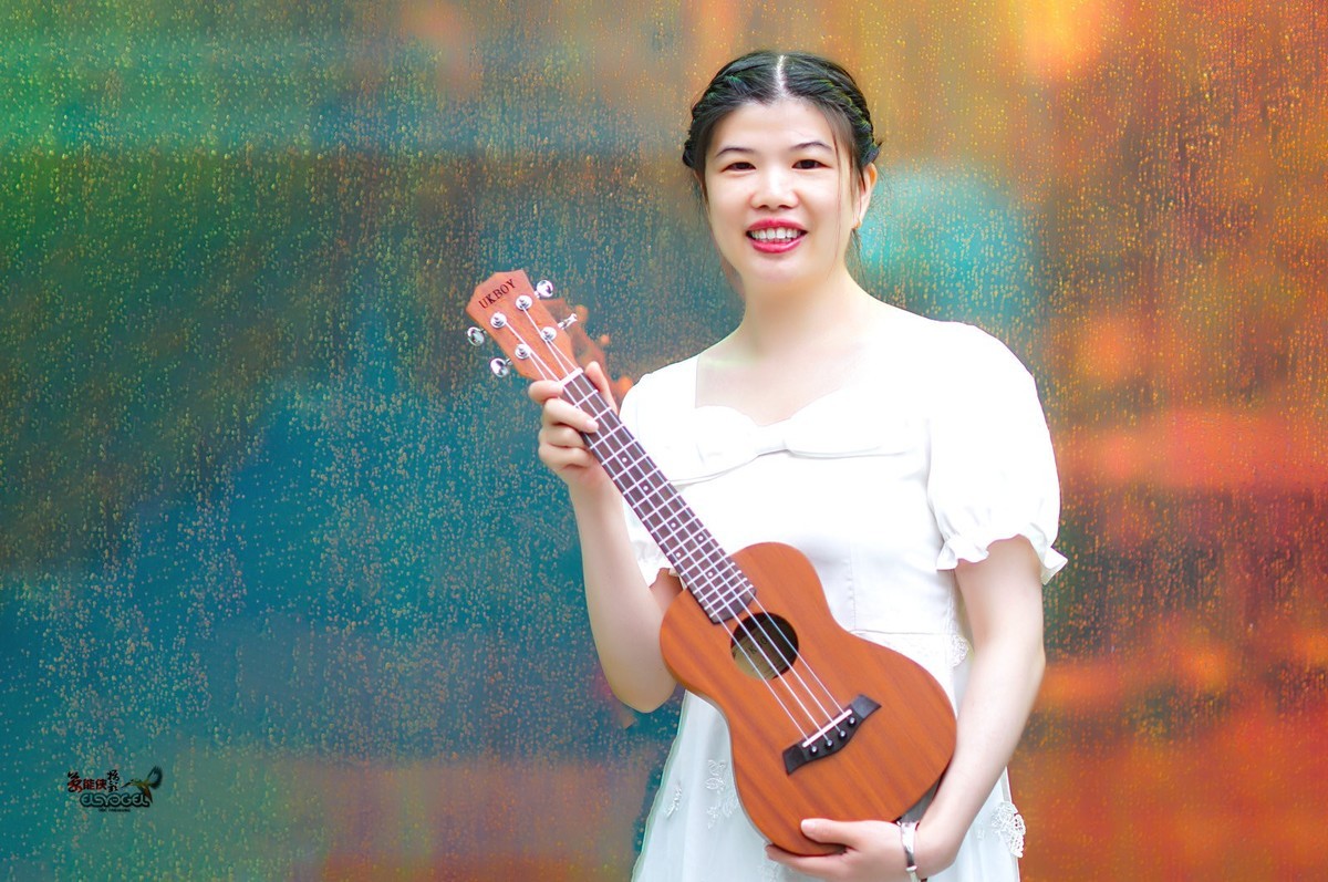 【夏风等烟雨】---春春