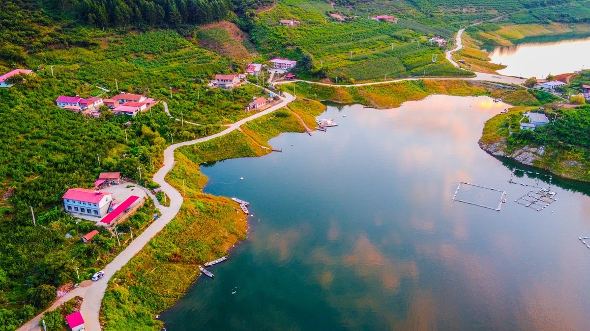 小韭菜沟（六）------水丰湖的落日时分