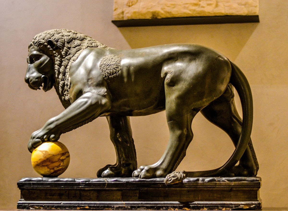 携“卢浮宫”拾锦，拜望北京故宫，祝师友春安！！！