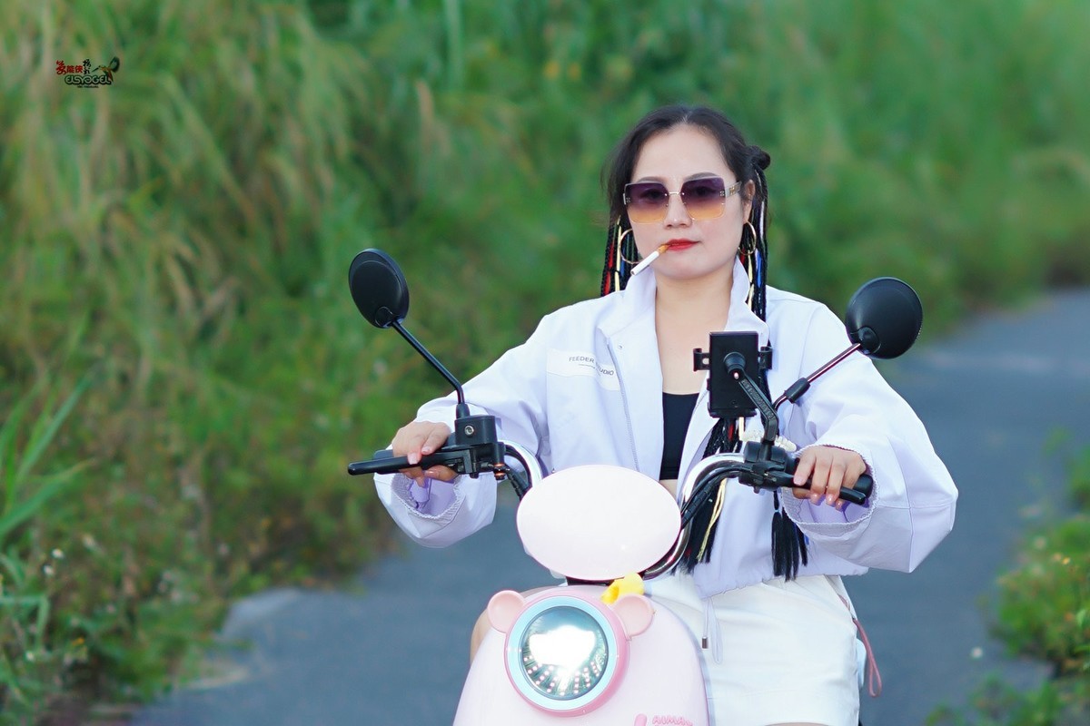 【牛仔电车女】---超超