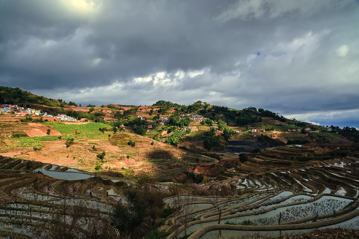 元江羊街:梯田 · 云海 · 哈尼寨(1)