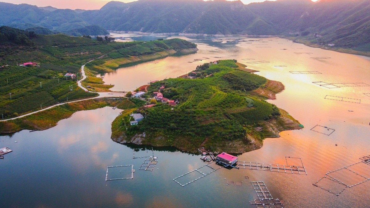 小韭菜沟（六）------水丰湖的落日时分