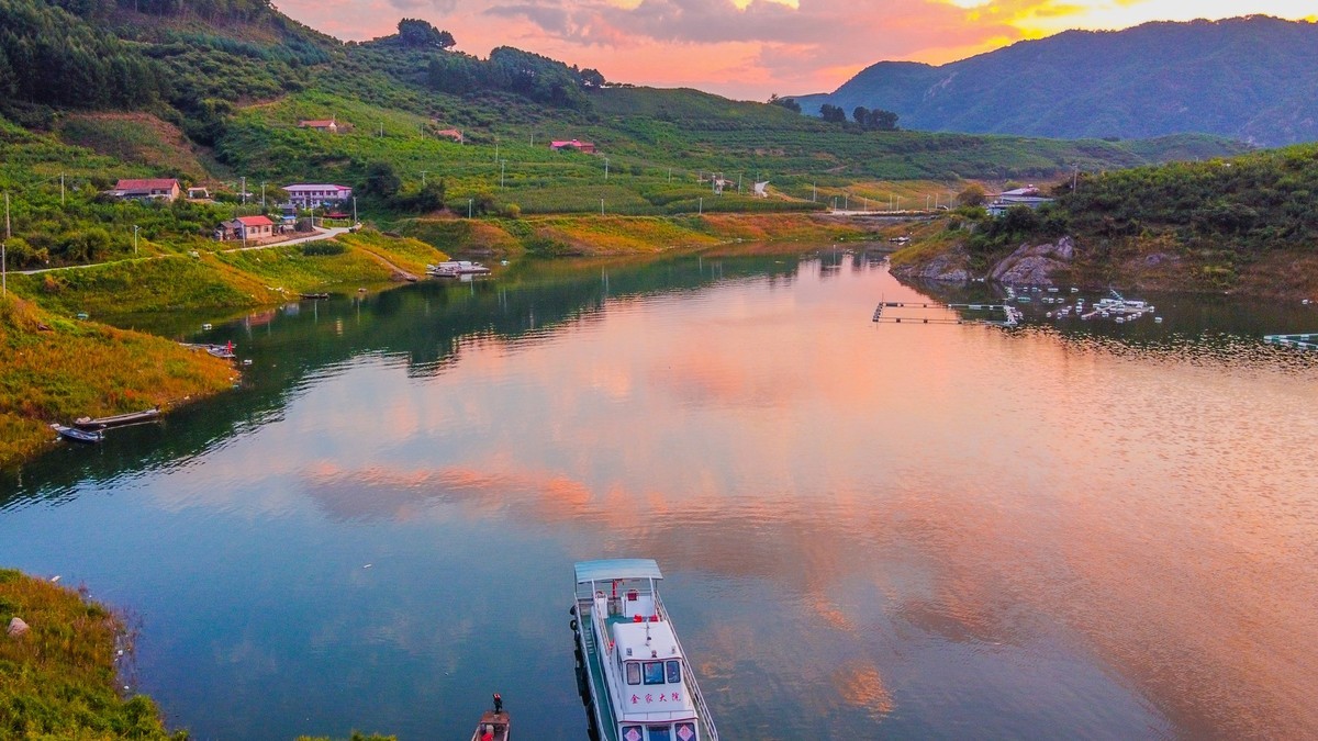 小韭菜沟（六）------水丰湖的落日时分