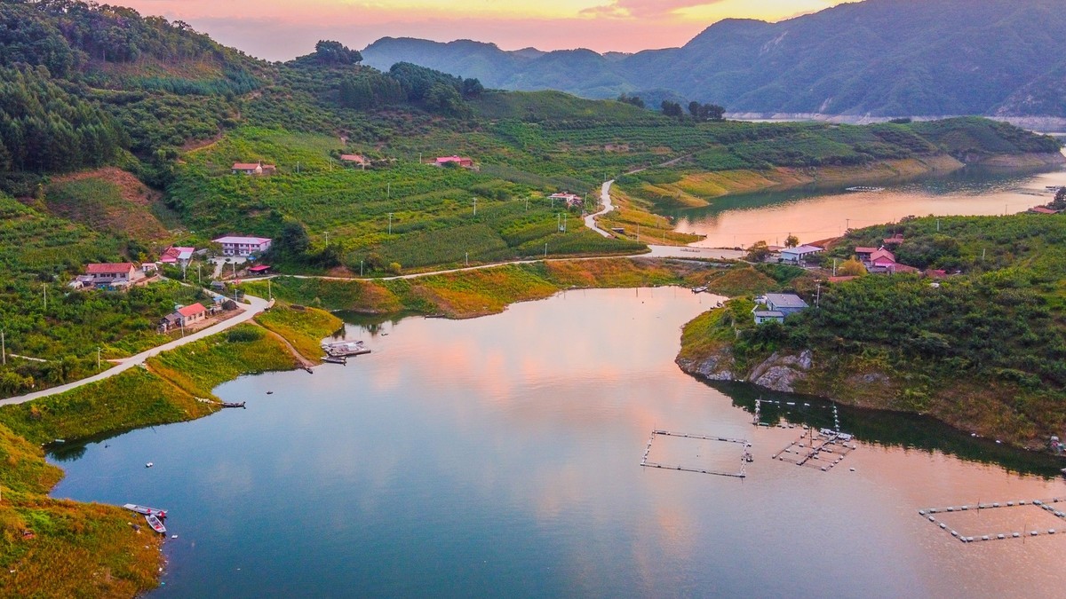 小韭菜沟（六）------水丰湖的落日时分