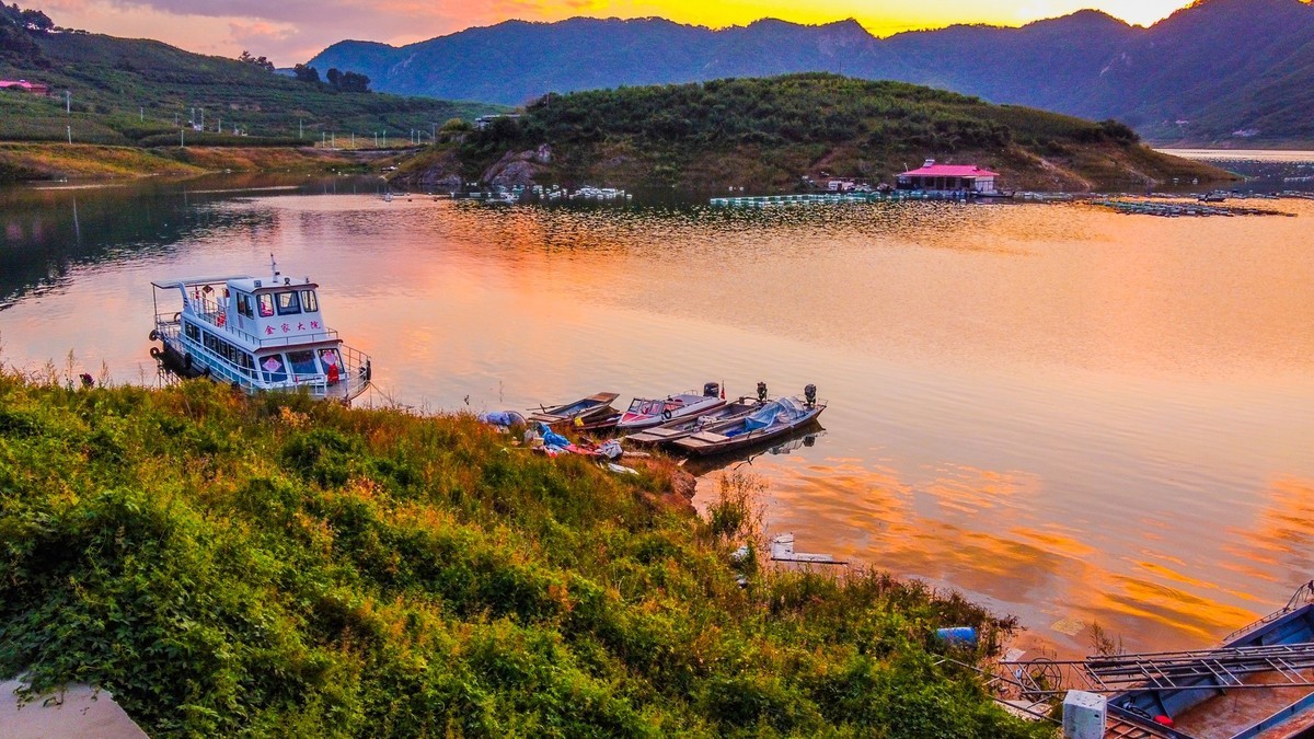 小韭菜沟（六）------水丰湖的落日时分