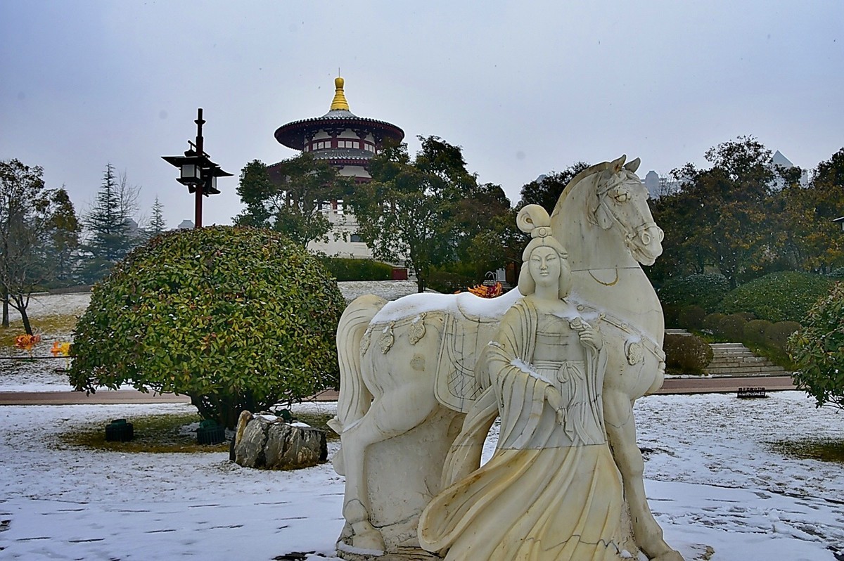 雪后大唐芙蓉园---贺 “一泓清泉”荣任自然风景星空(中国)版主