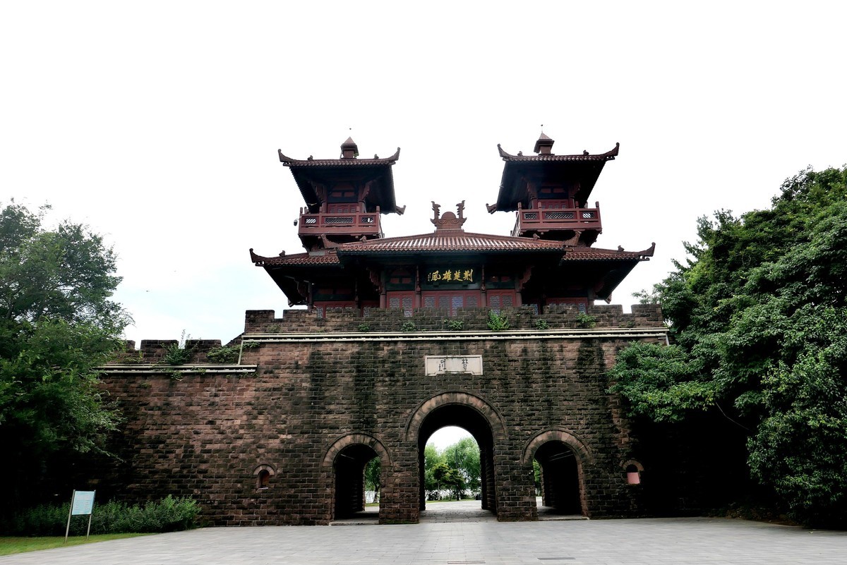 武汉映像----东湖楚城内街！