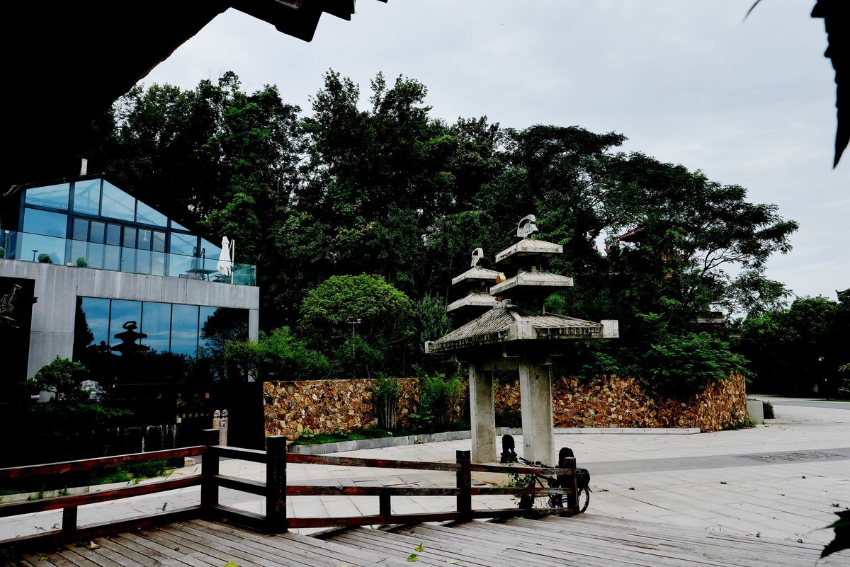 武汉映像----东湖楚城内街！