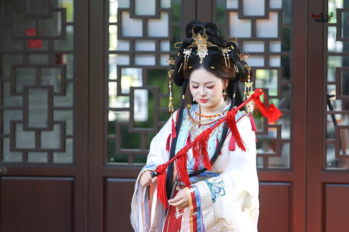 【木兰少女】---依灵