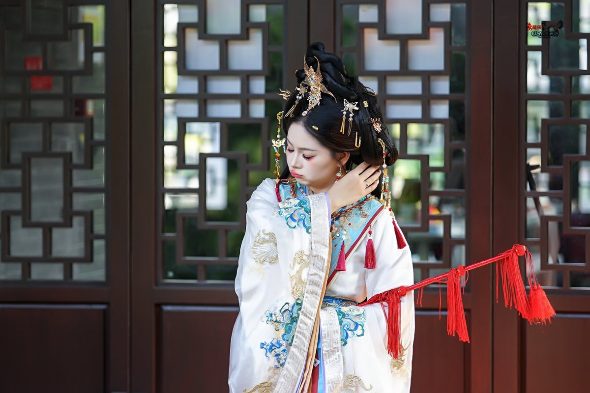 【木兰少女】---依灵