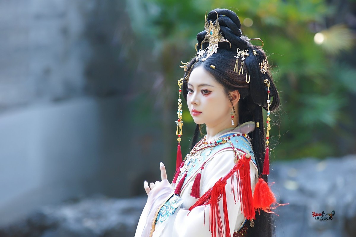 【木兰少女】---依灵