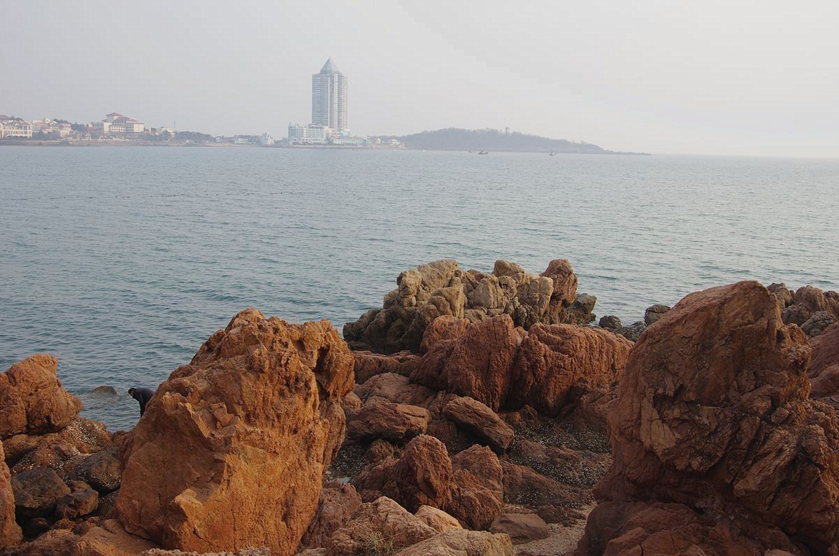 青岛海滨红石礁12p