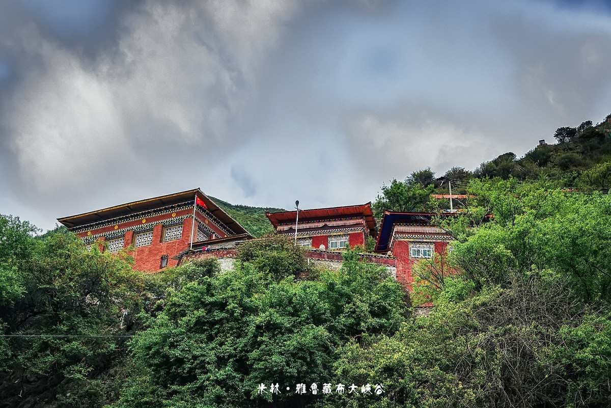 雅鲁藏布大峡谷