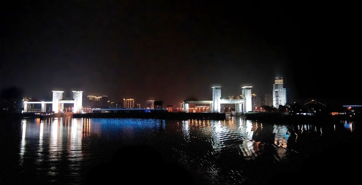夜晚的两岸宜昌